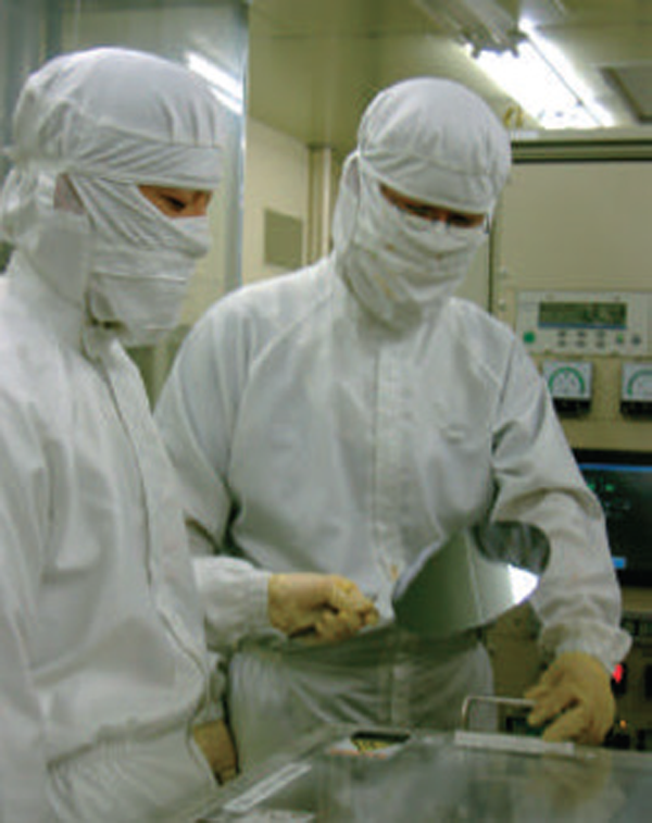 Device fabrication in the clean room (Handling of 8-inch silicon wafer)