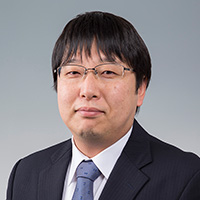 Associate Professor Takashi Okuyama